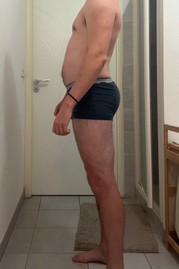 Nicolas, avant, 3 août, profil